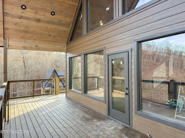 2317 Grey Fox Run, Sevierville, TN 37862