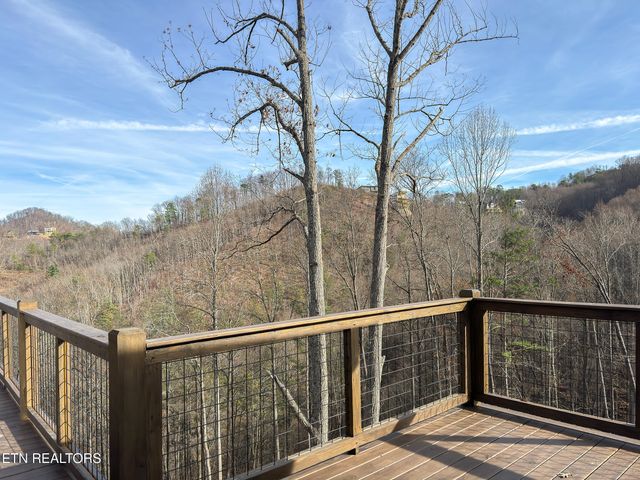2317 Grey Fox Run, Sevierville, TN 37862