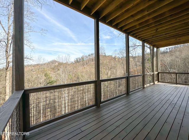 2317 Grey Fox Run, Sevierville, TN 37862