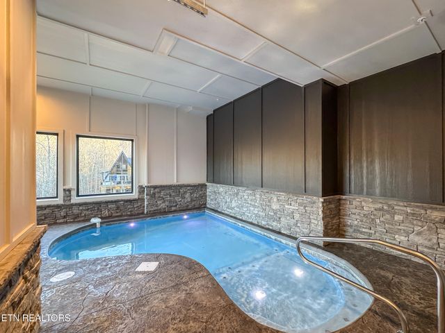 2317 Grey Fox Run, Sevierville, TN 37862