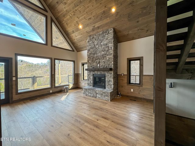 2317 Grey Fox Run, Sevierville, TN 37862