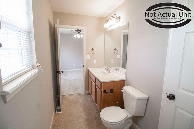 5000 DERBY RIDGE DR 104, Columbia, MO 65202