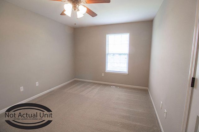 5000 DERBY RIDGE DR 104, Columbia, MO 65202