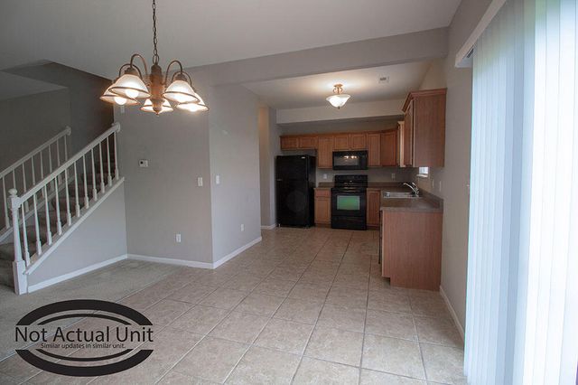 5000 DERBY RIDGE DR 104, Columbia, MO 65202