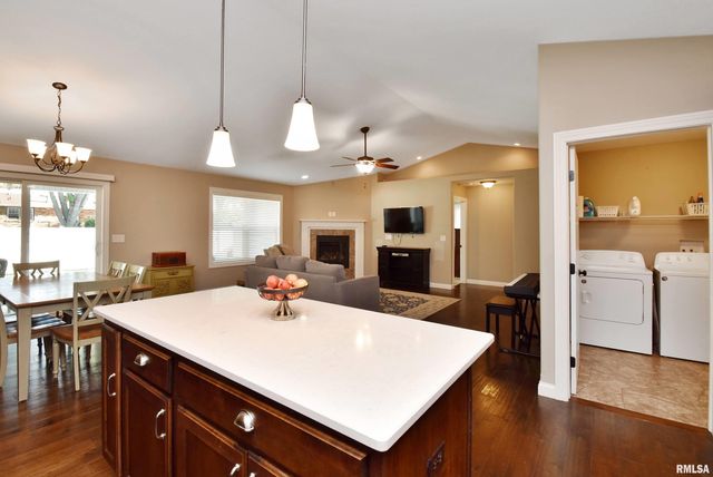 526 COTTONWOOD Circle, East Peoria, IL 61611