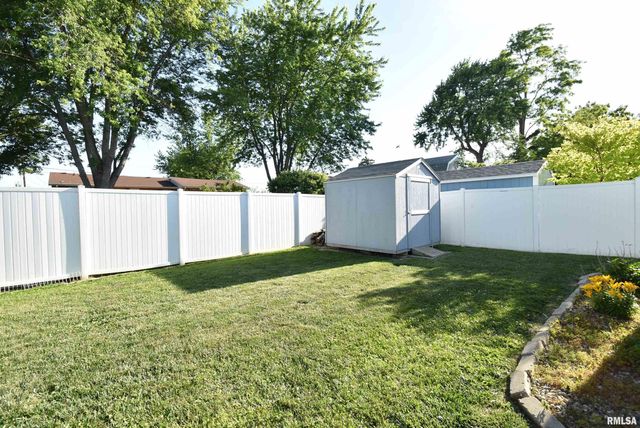 526 COTTONWOOD Circle, East Peoria, IL 61611