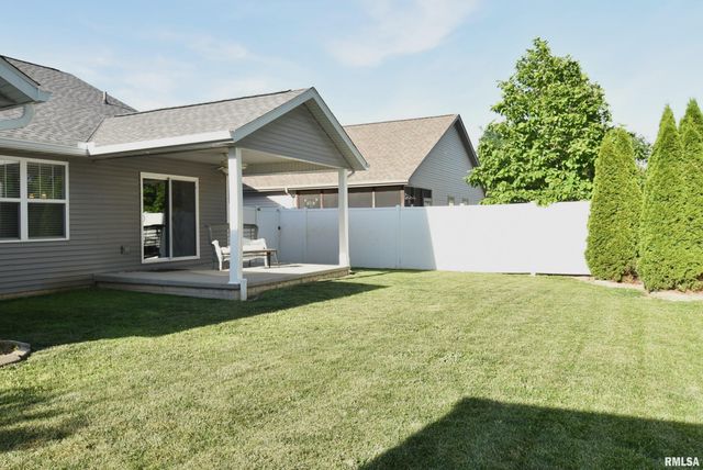 526 COTTONWOOD Circle, East Peoria, IL 61611