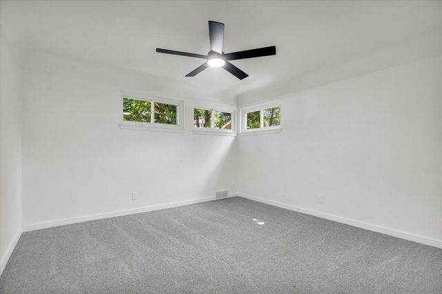 14421 Rosemary Boulevard, Oak Park, MI 48237