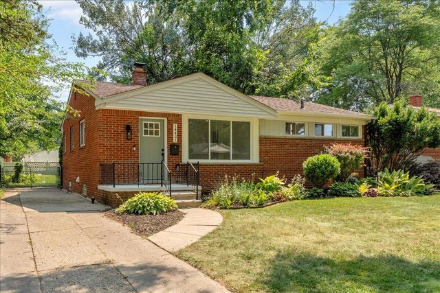 14421 Rosemary Boulevard, Oak Park, MI 48237