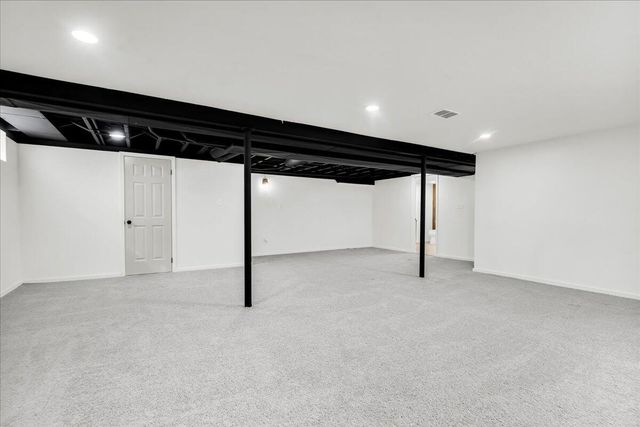 14421 Rosemary Boulevard, Oak Park, MI 48237