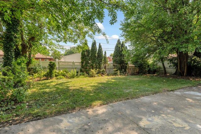 14421 Rosemary Boulevard, Oak Park, MI 48237