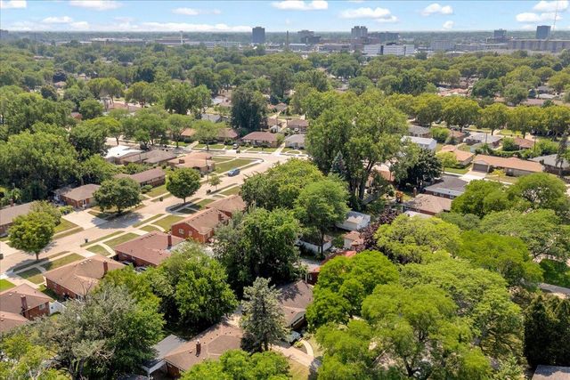 14421 Rosemary Boulevard, Oak Park, MI 48237
