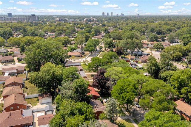 14421 Rosemary Boulevard, Oak Park, MI 48237