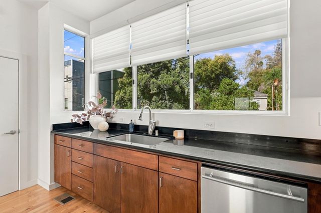 1424 Eggplant Aly, Sacramento, CA 95814