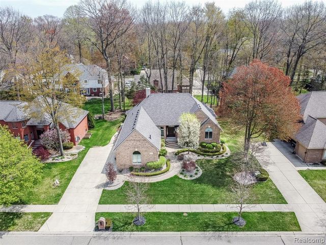 53588 Oak Grove, Utica, MI 48315