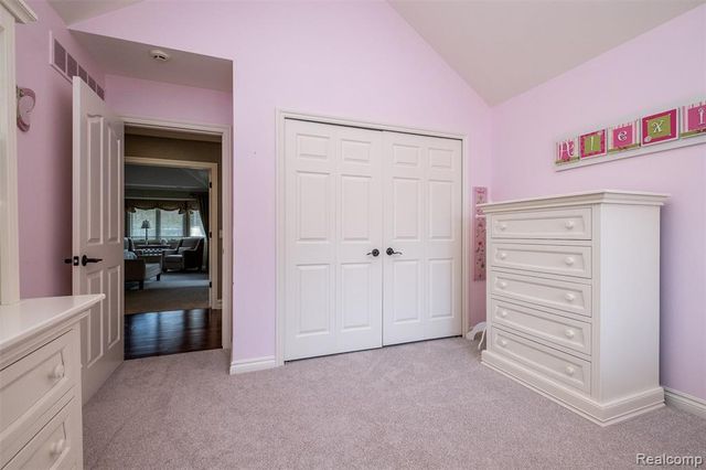 53588 Oak Grove, Utica, MI 48315