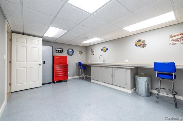 53588 Oak Grove, Utica, MI 48315
