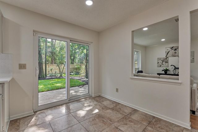 71 Breezy Point Place, Spring, TX 77381