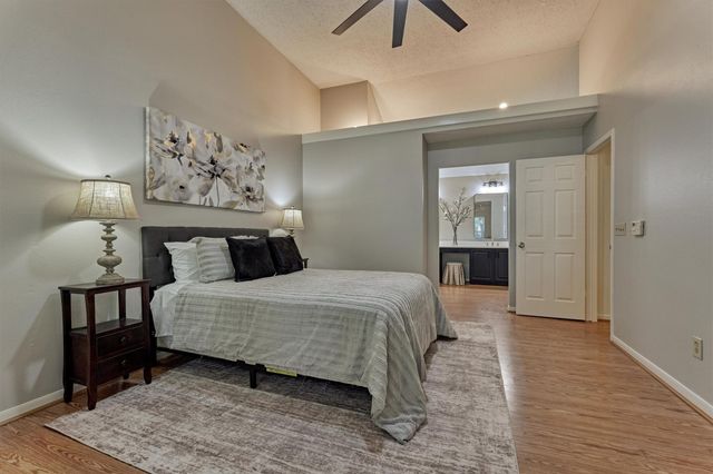 71 Breezy Point Place, Spring, TX 77381