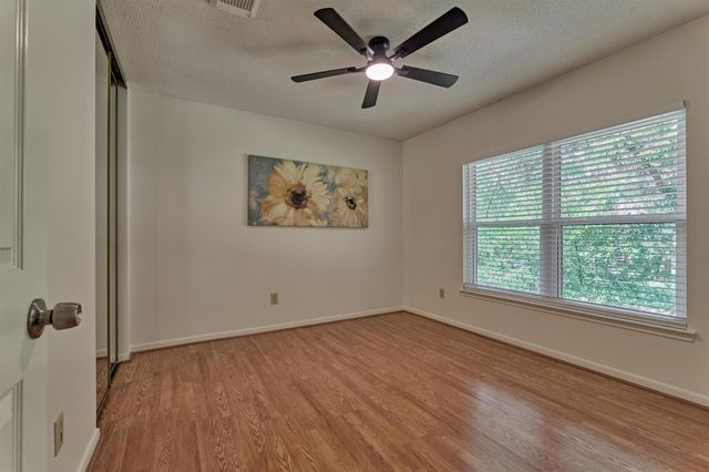 71 Breezy Point Place, Spring, TX 77381