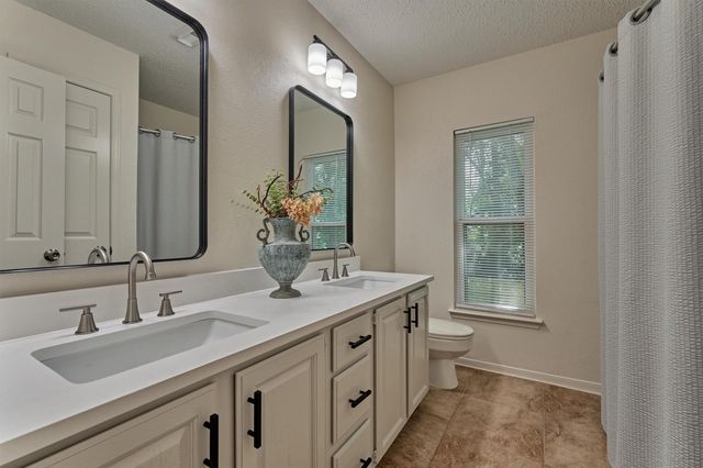 71 Breezy Point Place, Spring, TX 77381