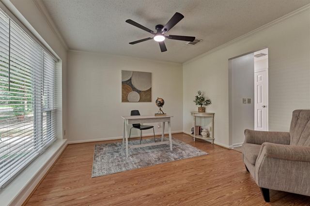 71 Breezy Point Place, Spring, TX 77381