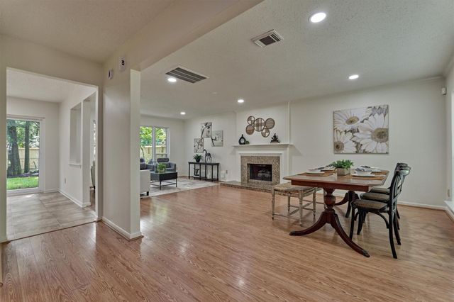 71 Breezy Point Place, Spring, TX 77381
