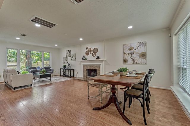 71 Breezy Point Place, Spring, TX 77381