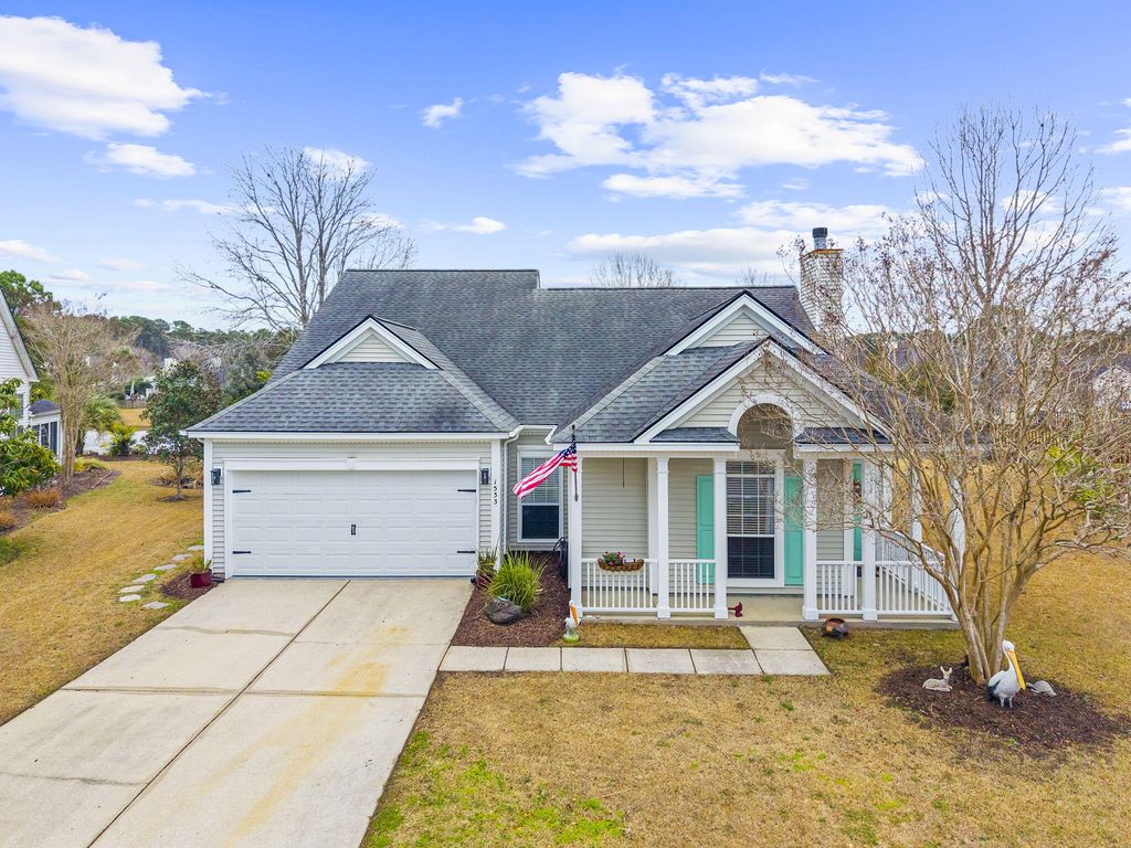 Image 1 of property listing at 1553 Sweet Myrtle Circle, Mount Pleasant, SC 29466