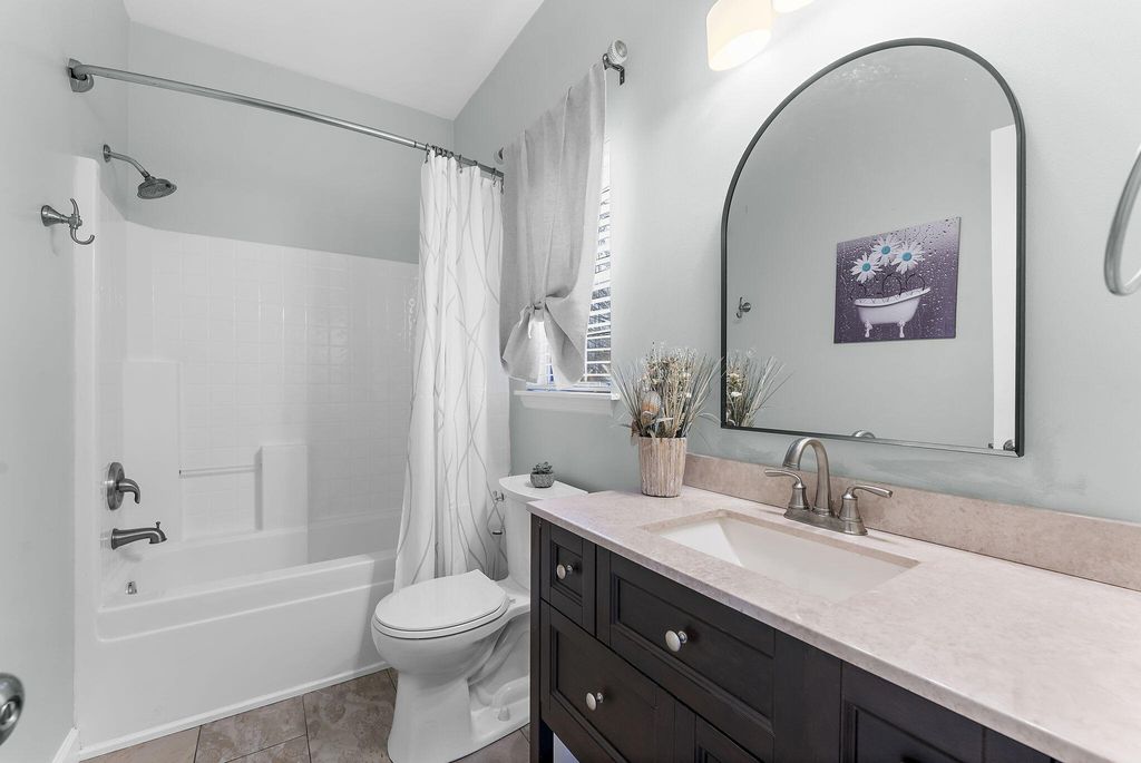 Image 21 of property listing at 1553 Sweet Myrtle Circle, Mount Pleasant, SC 29466