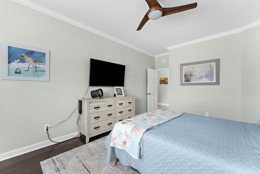 Image 25 of property listing at 1553 Sweet Myrtle Circle, Mount Pleasant, SC 29466