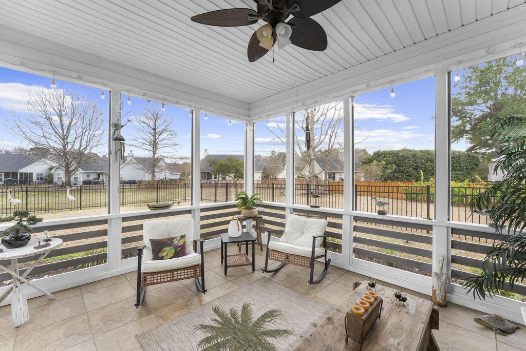 Image 35 of property listing at 1553 Sweet Myrtle Circle, Mount Pleasant, SC 29466