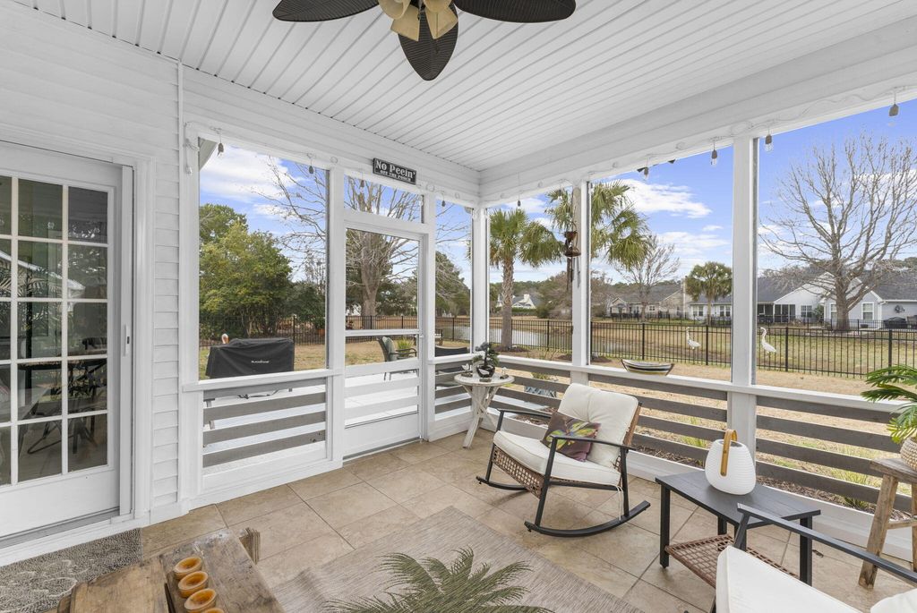 Image 36 of property listing at 1553 Sweet Myrtle Circle, Mount Pleasant, SC 29466