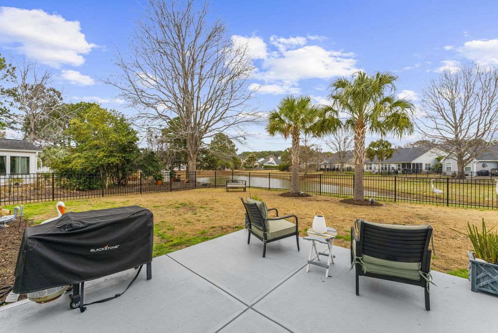 Image 37 of property listing at 1553 Sweet Myrtle Circle, Mount Pleasant, SC 29466