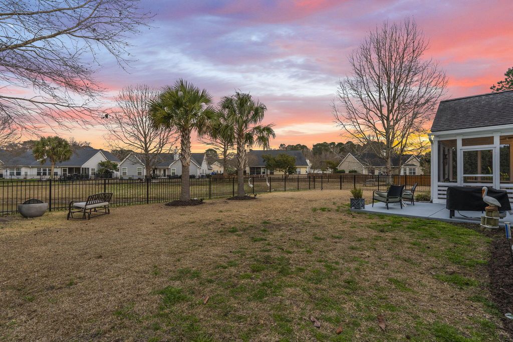 Image 39 of property listing at 1553 Sweet Myrtle Circle, Mount Pleasant, SC 29466