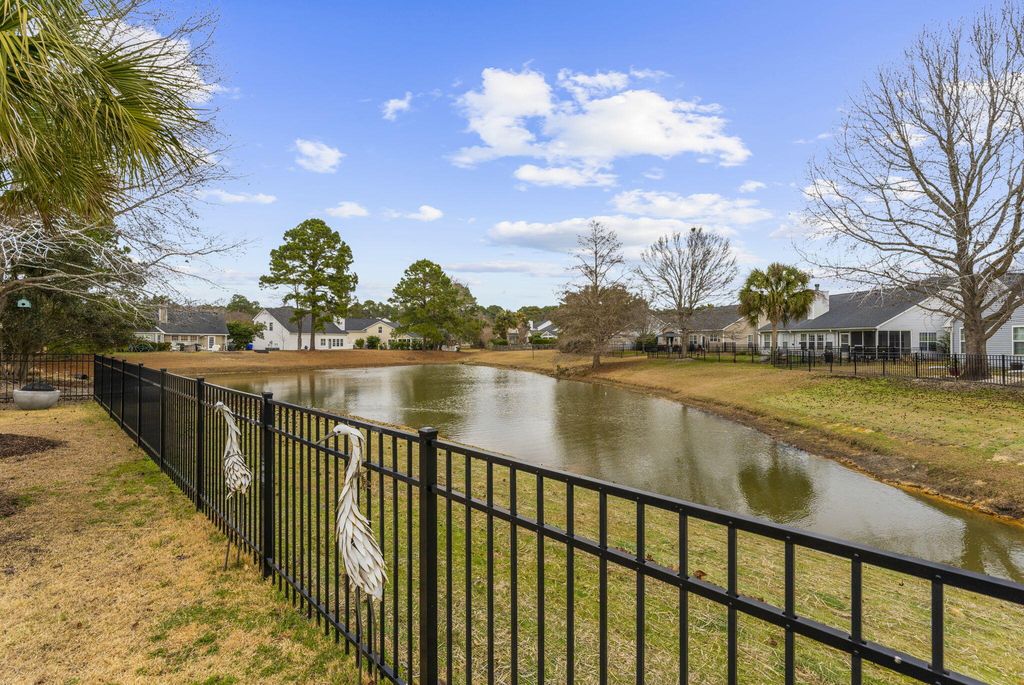 Image 41 of property listing at 1553 Sweet Myrtle Circle, Mount Pleasant, SC 29466