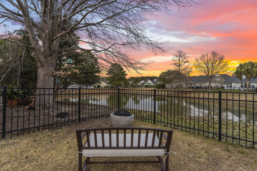 Image 44 of property listing at 1553 Sweet Myrtle Circle, Mount Pleasant, SC 29466