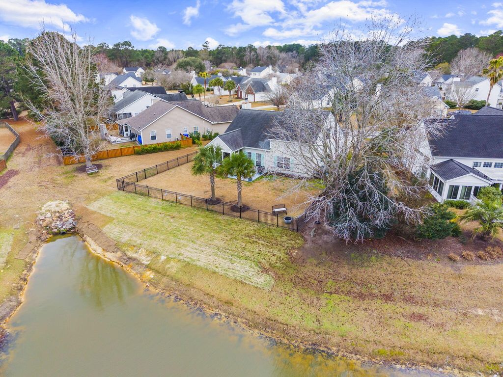 Image 46 of property listing at 1553 Sweet Myrtle Circle, Mount Pleasant, SC 29466