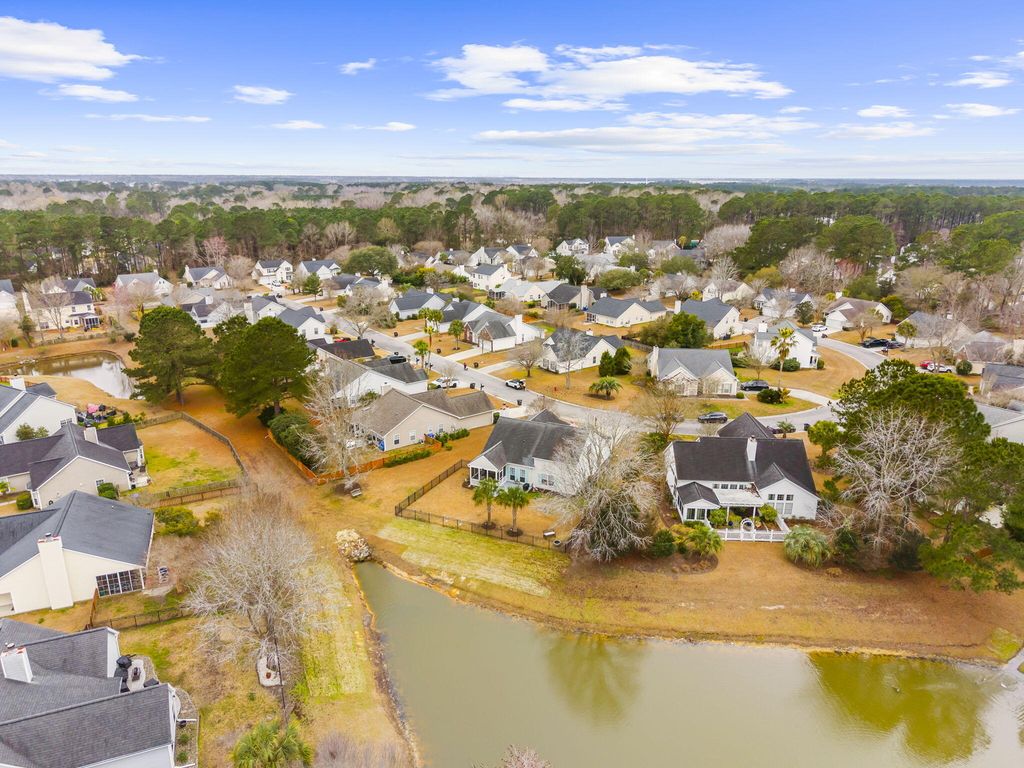 Image 48 of property listing at 1553 Sweet Myrtle Circle, Mount Pleasant, SC 29466