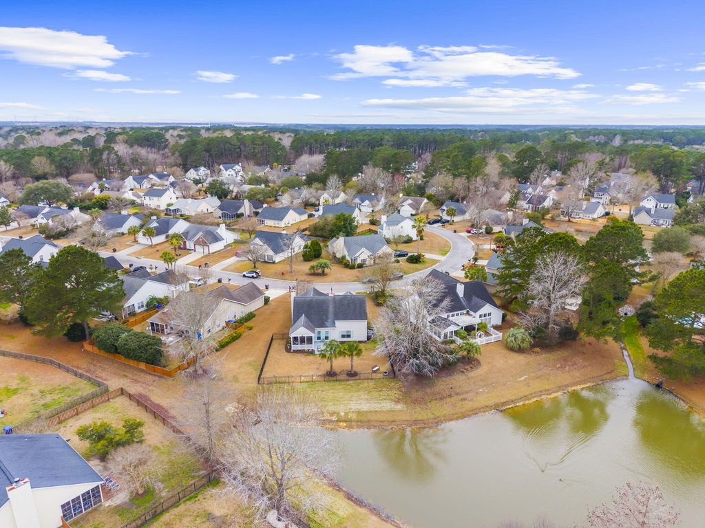 Image 50 of property listing at 1553 Sweet Myrtle Circle, Mount Pleasant, SC 29466