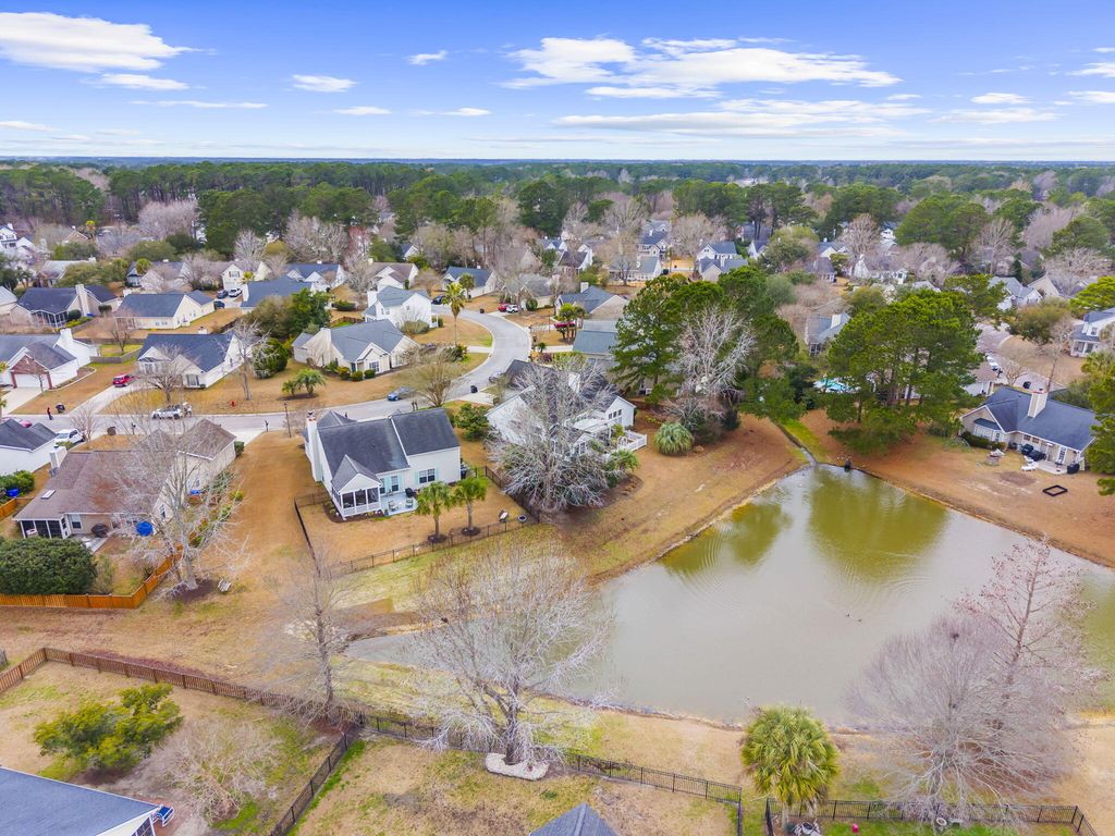 Image 52 of property listing at 1553 Sweet Myrtle Circle, Mount Pleasant, SC 29466