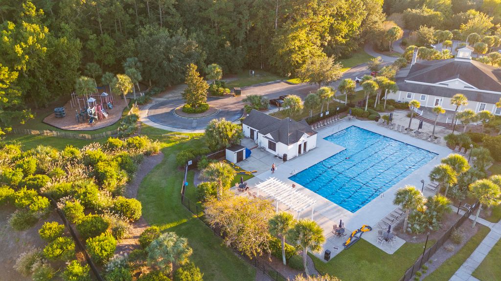 Image 55 of property listing at 1553 Sweet Myrtle Circle, Mount Pleasant, SC 29466