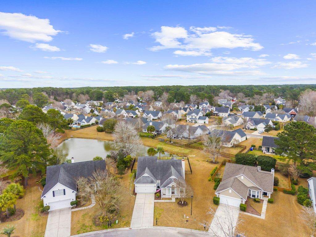 Image 70 of property listing at 1553 Sweet Myrtle Circle, Mount Pleasant, SC 29466