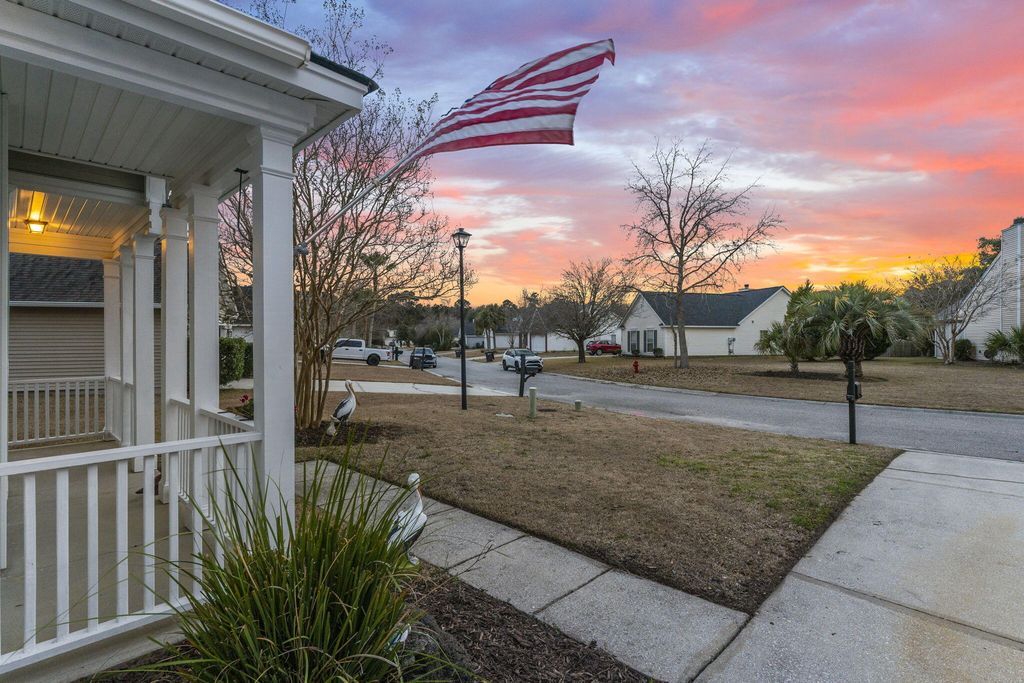 Image 72 of property listing at 1553 Sweet Myrtle Circle, Mount Pleasant, SC 29466