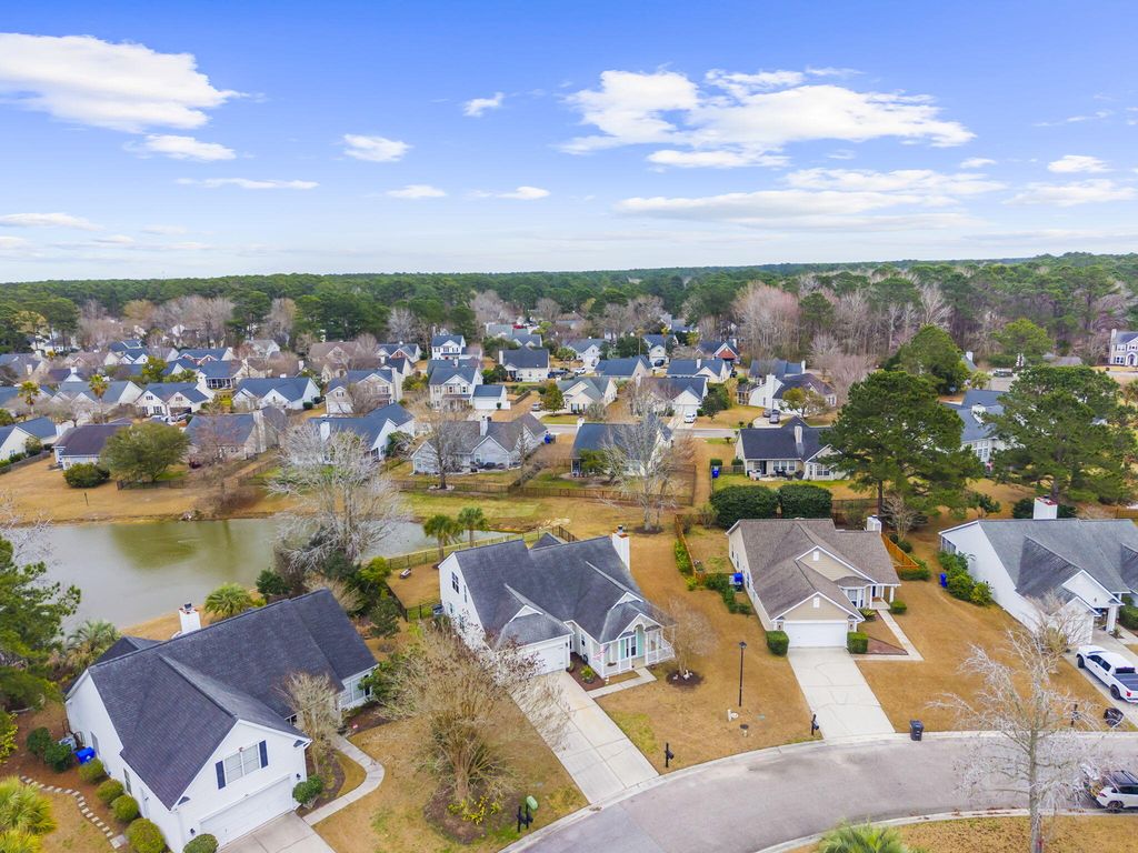 Image 73 of property listing at 1553 Sweet Myrtle Circle, Mount Pleasant, SC 29466