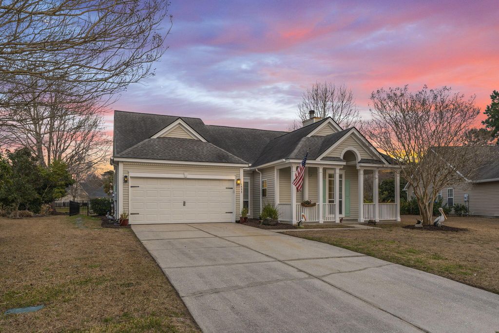Image 75 of property listing at 1553 Sweet Myrtle Circle, Mount Pleasant, SC 29466
