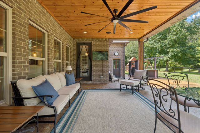 7270 Old Franklin Rd, Fairview, TN 37062