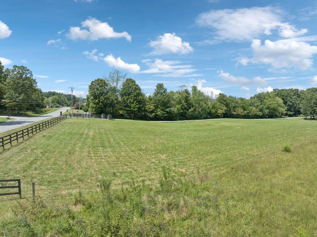 7270 Old Franklin Rd, Fairview, TN 37062
