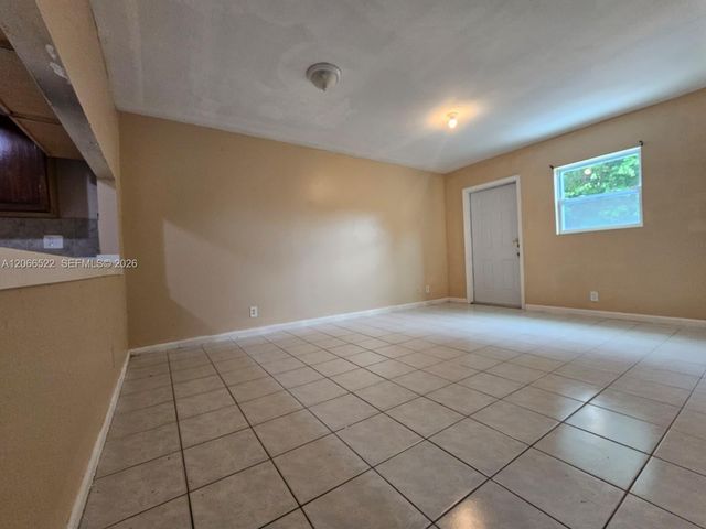 954 SW 74th Avenue, North Lauderdale, FL 33068