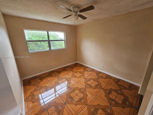 954 SW 74th Avenue, North Lauderdale, FL 33068
